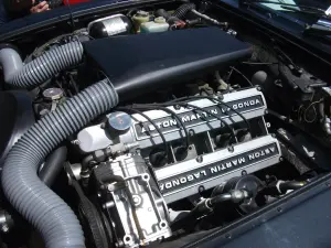 V8 engine